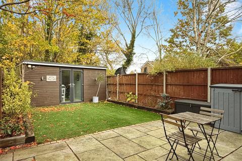 2 bedroom end of terrace house for sale, Morley Close, Yateley, Hampshire