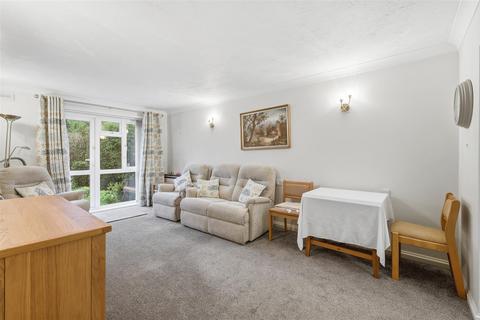 undefined, Village Road, Enfield