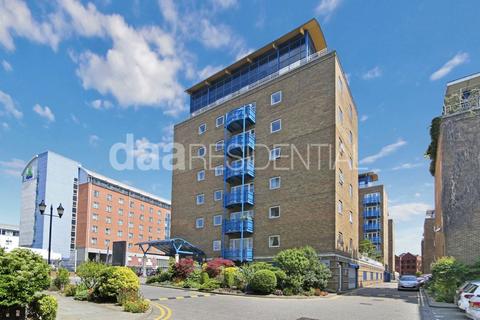2 bedroom flat to rent, Jardine Road, London E1W
