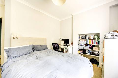 2 bedroom flat to rent, Queens Club Gardens, Barons Court, London, W14