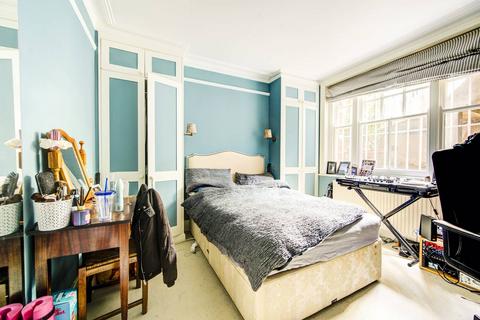 2 bedroom flat to rent, Queens Club Gardens, Barons Court, London, W14