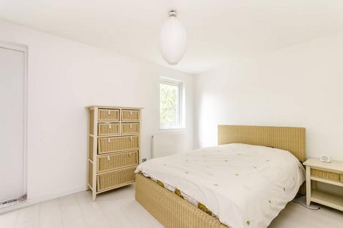 undefined, Royal Mint Street, Tower Hill, London, E1