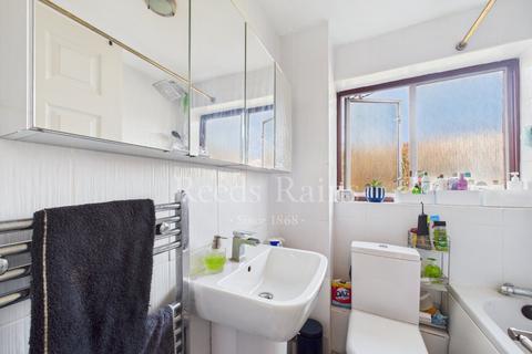 4 bedroom terraced house for sale, Milestone Road, Kent DA2