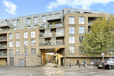 1 bedroom flat for sale, Chesworth Court, Fulneck Place, London