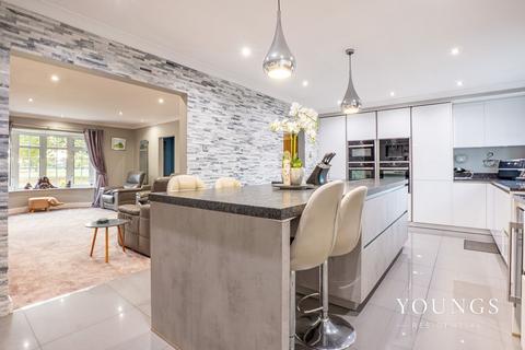 4 bedroom detached house for sale, Abreys, Benfleet, SS7