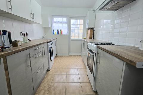 4 bedroom terraced house to rent, Masterman Road, London, E6