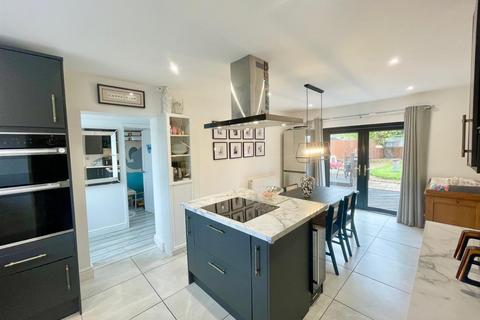 4 bedroom semi-detached house for sale, Western Avenue, Peterborough