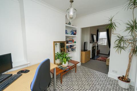 undefined, Rothschild Road, Wing