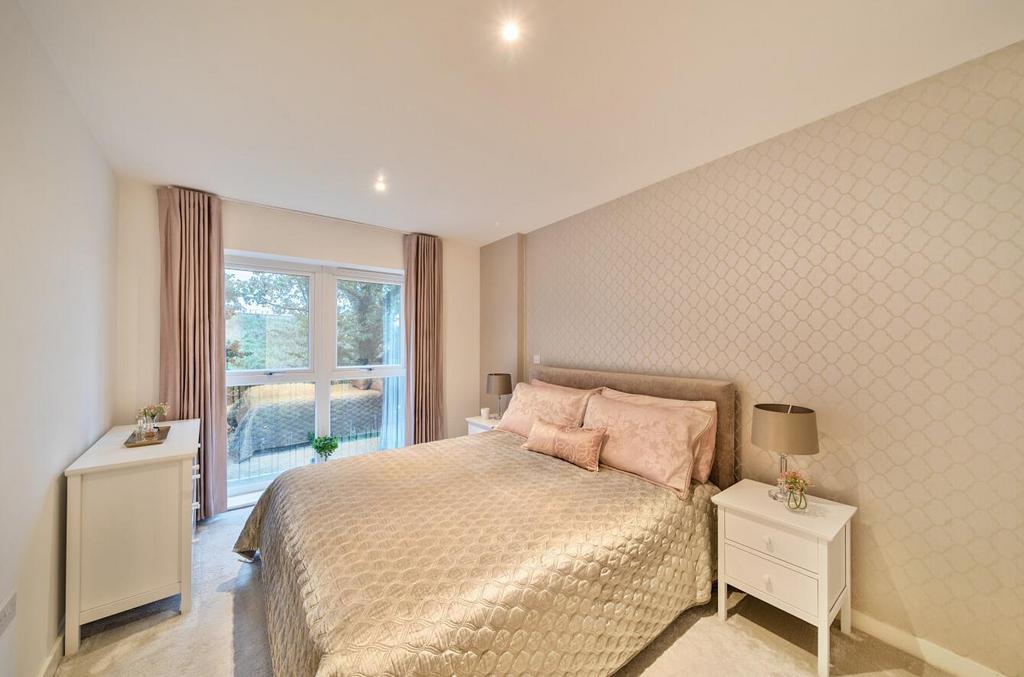 Davidson Frost-Wellings, DFW, Royal Court, Bedroom