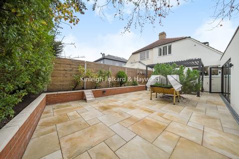 undefined, Treewall Gardens, Kent, BR1