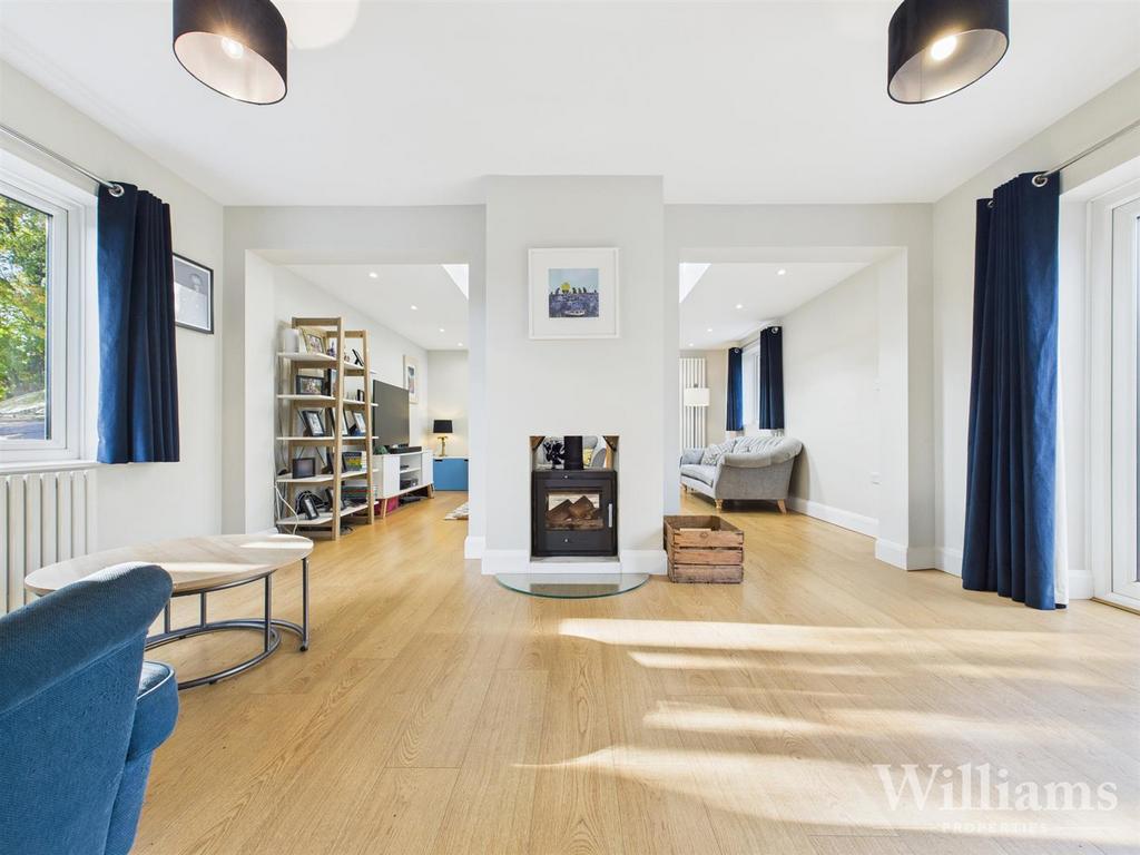 CAM02861 G0-PR0522-STILL016.jpg