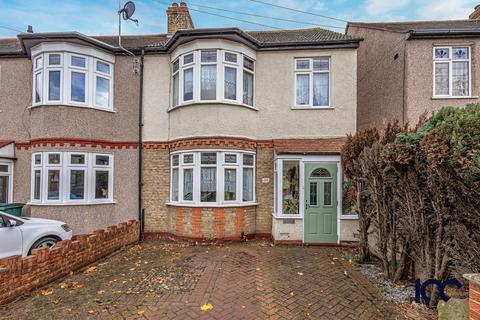 3 bedroom end of terrace house for sale, Lyndhurst Drive, Hornchurch