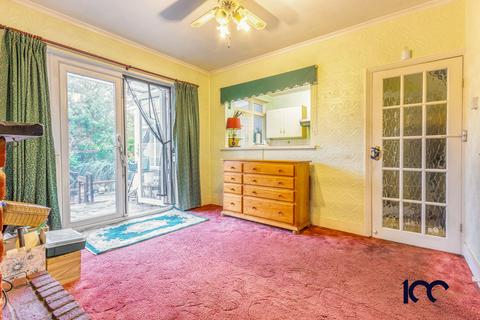 3 bedroom end of terrace house for sale, Lyndhurst Drive, Hornchurch