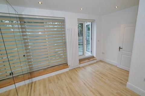 2 bedroom flat to rent, Lewisham way, SE14