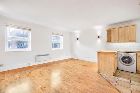 1 bedroom flat for sale, Boatrace Court, Mortlake High Street, London, SW14