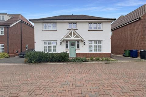 4 bedroom detached house to rent, Mead Avenue, Cambridge CB22