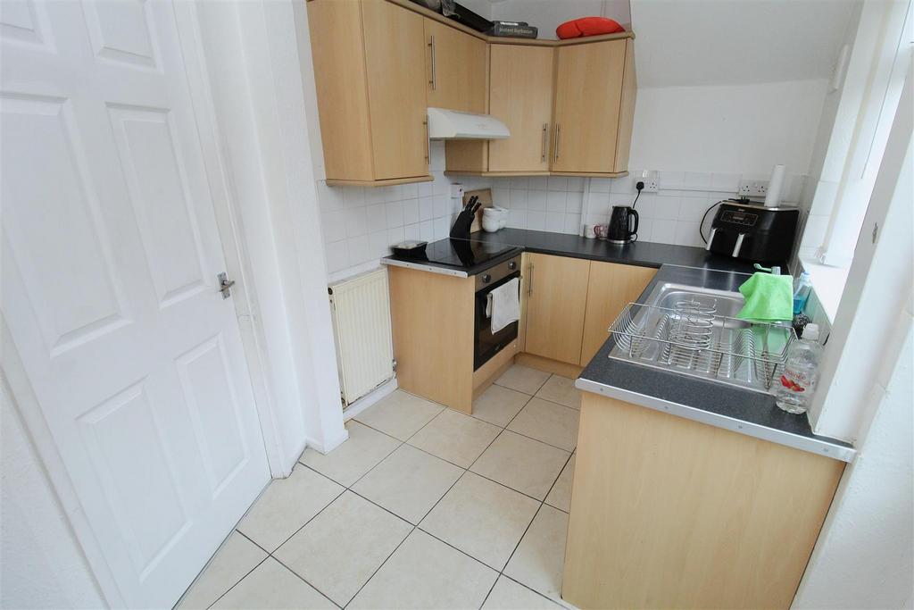 Kitchen2.JPG