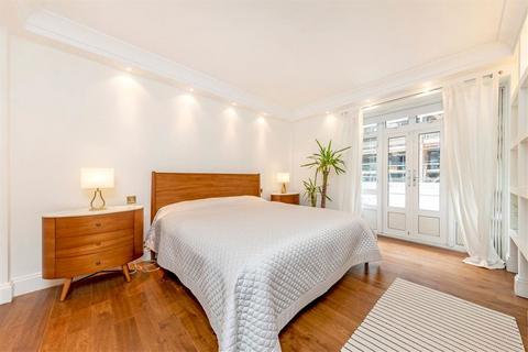 3 bedroom flat to rent, Inverness Terrace, London W2