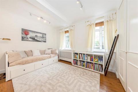 3 bedroom flat to rent, Inverness Terrace, London W2
