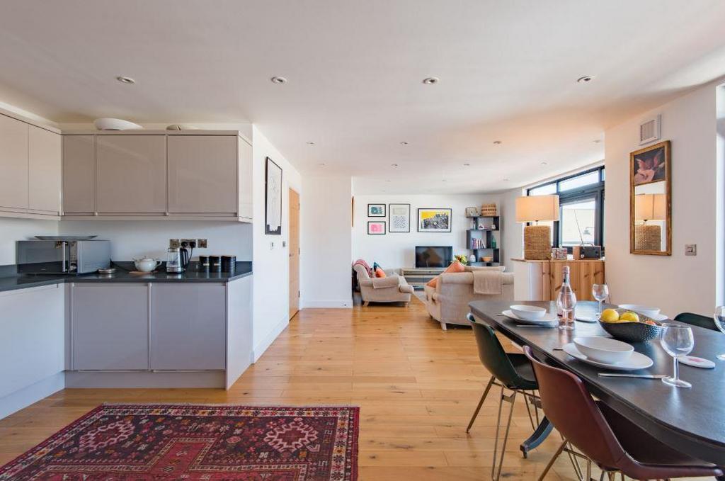 Kitchen ..JPG