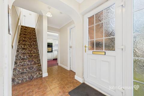 2 bedroom semi-detached house for sale, Shipton Drive, Uttoxeter
