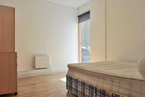 2 bedroom flat to rent, Hackney Road, London E2