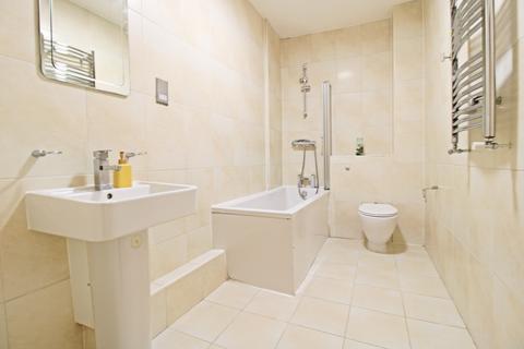 2 bedroom flat to rent, Hackney Road, London E2