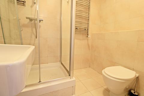 2 bedroom flat to rent, Hackney Road, London E2
