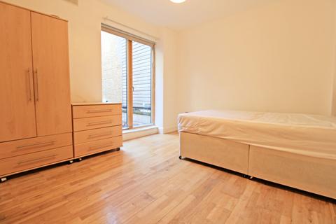 2 bedroom flat to rent, Hackney Road, London E2