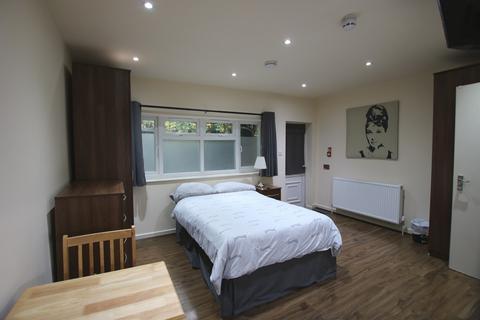 Studio to rent, Anson Road, London
