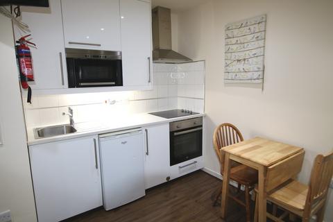 Studio to rent, Anson Road, London
