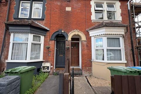 4 bedroom end of terrace house to rent, Woodside Road, Southampton