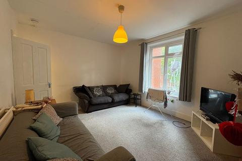 4 bedroom end of terrace house to rent, Woodside Road, Southampton