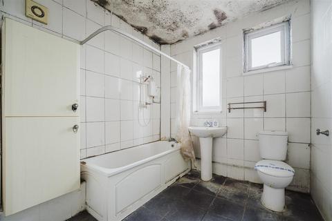 3 bedroom end of terrace house for sale, Springwell Road, Hounslow TW5
