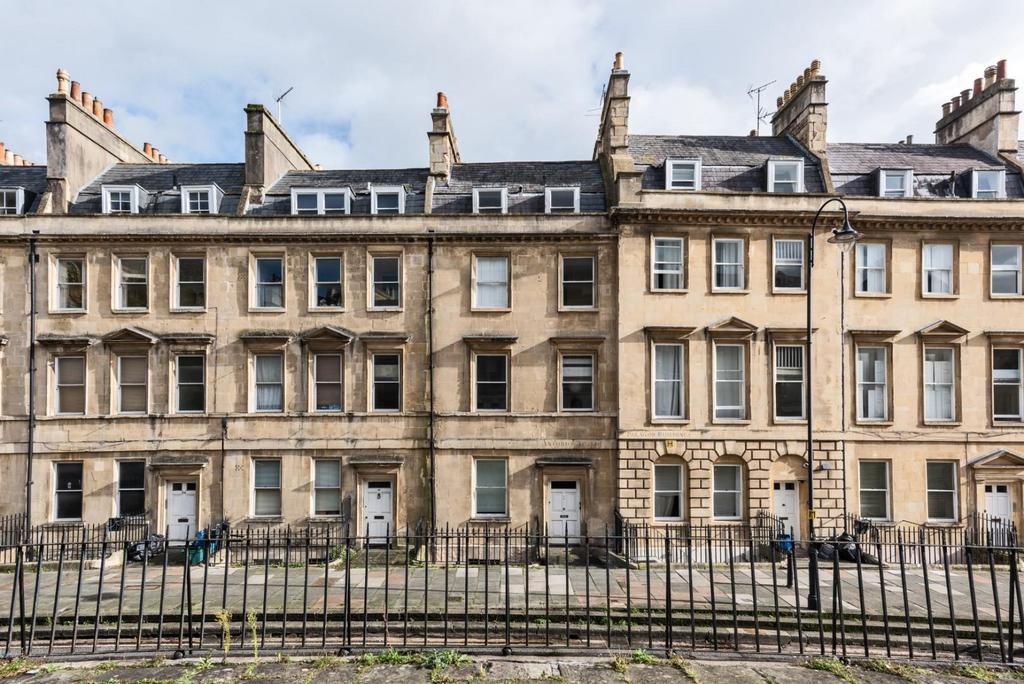 Flat 2, 22 The Paragon BA1 5 LY-1.jpg