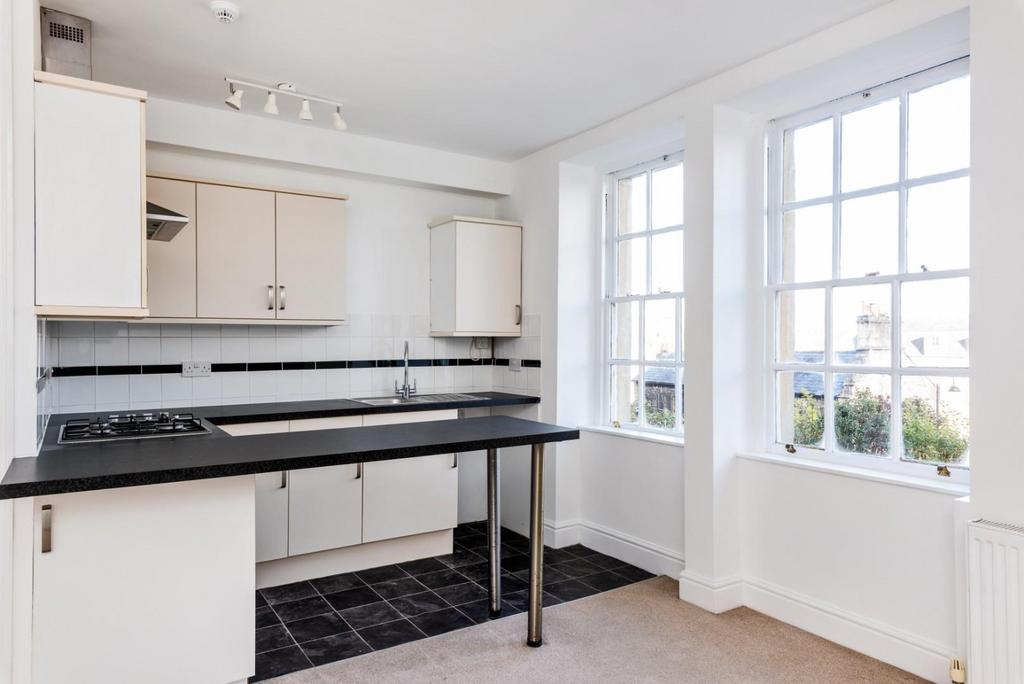 Flat 2, 22 The Paragon BA1 5 LY-3.jpg