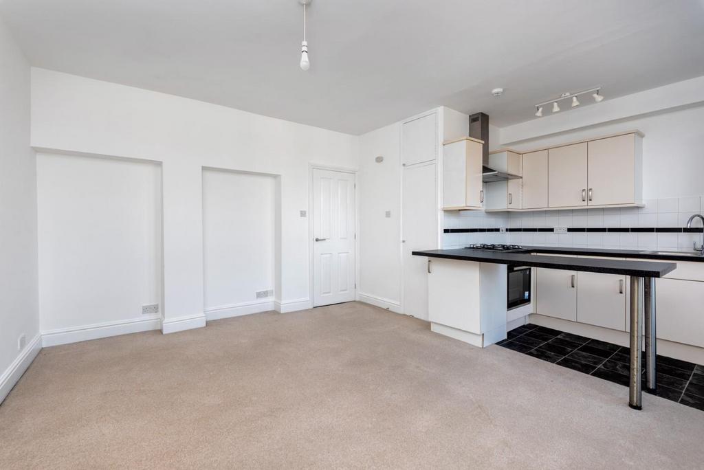 Flat 2, 22 The Paragon BA1 5 LY-5.jpg