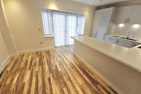 4 bedroom end of terrace house for sale, Hart Road, Thundersley, Benfleet,
