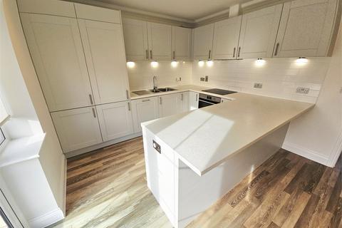 4 bedroom semi-detached house for sale, Hart Road, Thundersley, Benfleet,