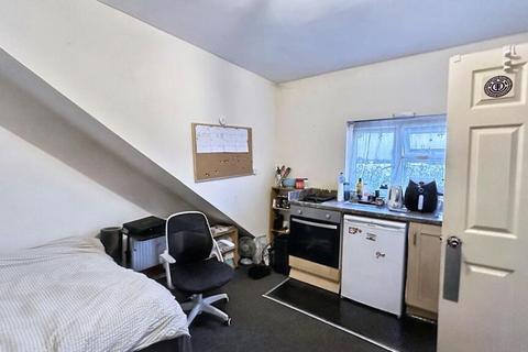 undefined, Lodge 98 Causeway, Bristol BS16