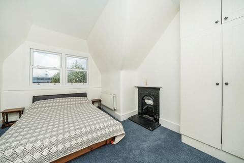 undefined, Tetherdown, London N10