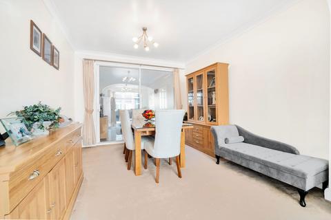 4 bedroom end of terrace house for sale, Ellerdine Road, Hounslow TW3