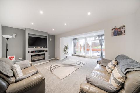 4 bedroom semi-detached house for sale, Downland Close, Coulsdon