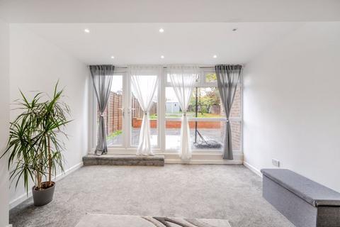 4 bedroom semi-detached house for sale, Downland Close, Coulsdon