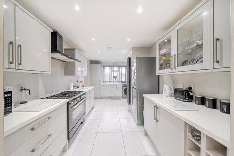4 bedroom semi-detached house for sale, Downland Close, Coulsdon