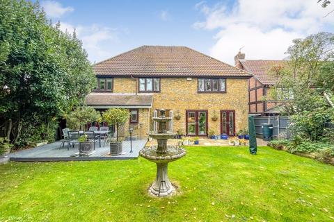 5 bedroom detached house for sale, Billington Gardens, Hedge End, SO30