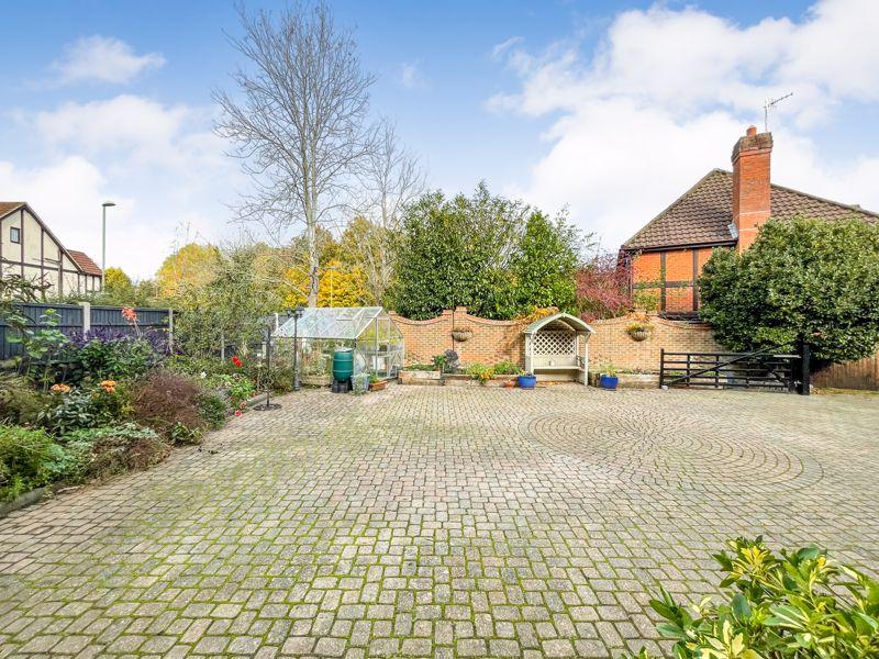 Billington Gardens