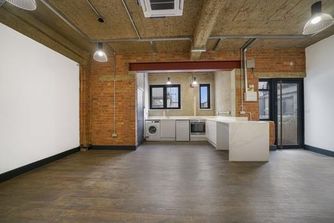 Studio to rent, White Post Lane, Hackney