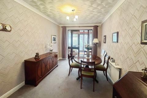 3 bedroom semi-detached house for sale, Trent Way, Kearsley