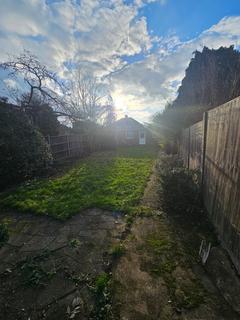 5 bedroom semi-detached house to rent, Great West Road, ISLEWORTH, Greater London, TW7